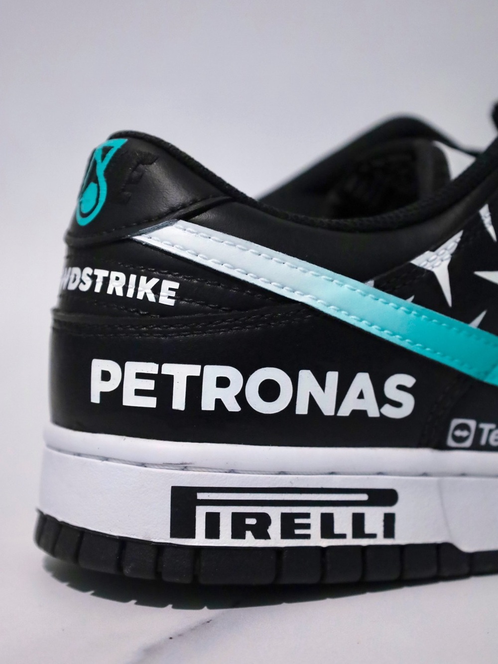 Custom F1 Dunks 🏎️💨 - Picture 3 of 6